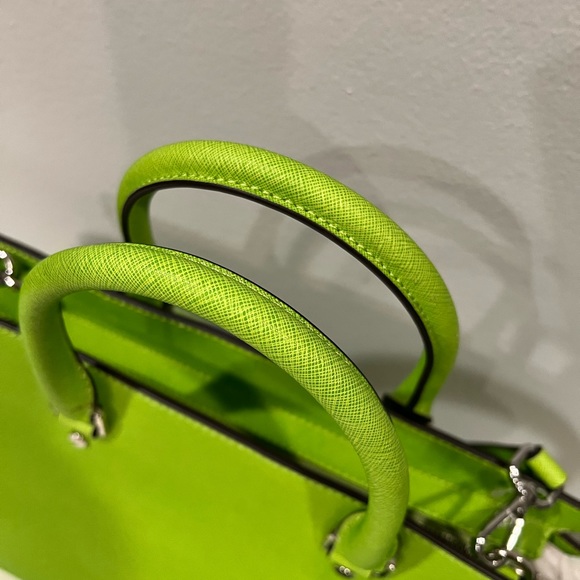 NWT Michael Kors Selma Saffiano Leather Medium Bag - Picture 3 of 7